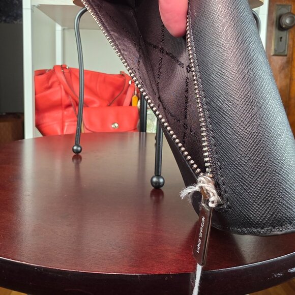 Michael Kors Womens Jet Set Travel Large Trifold Leather Wallet, Black - Picture 8 of 17